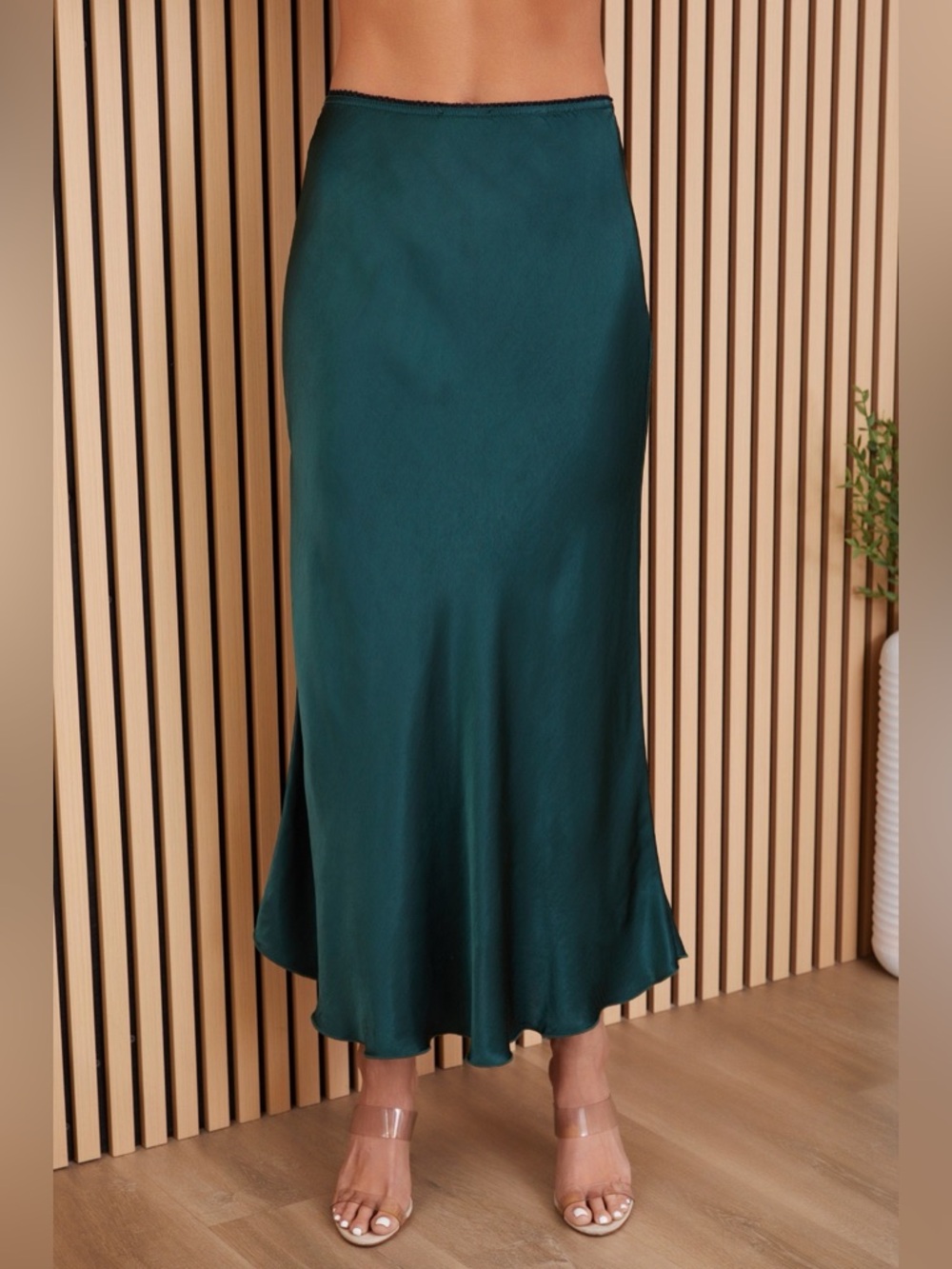 (9298/235110-HUNT) SOLID ELASTIC LACE TRIM WAIST SILKY VISCOSE MAXI SKIRT